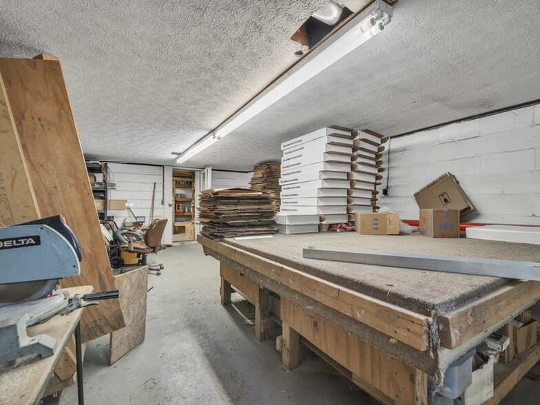 More Photos Of 4018 12th St NW, Canton Light Manufacturing For Sale