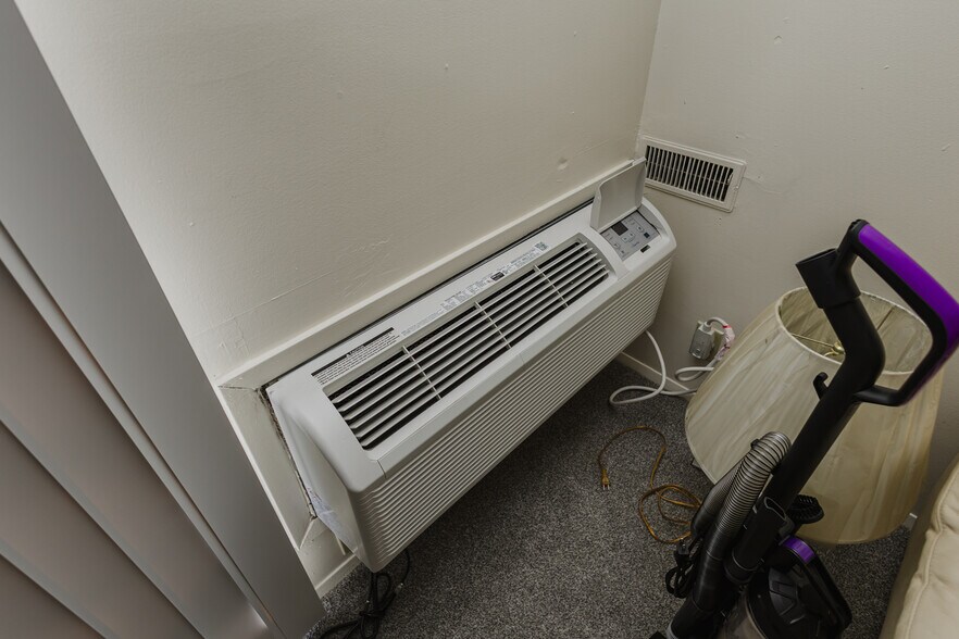 More Photos Of 401 E Avenue A, Hutchinson Apartments For Sale