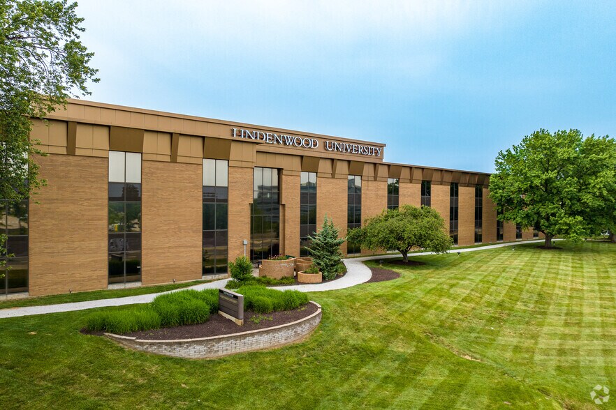 More Photos Of 11960 Westline Industrial Dr, Saint Louis Office For Sale