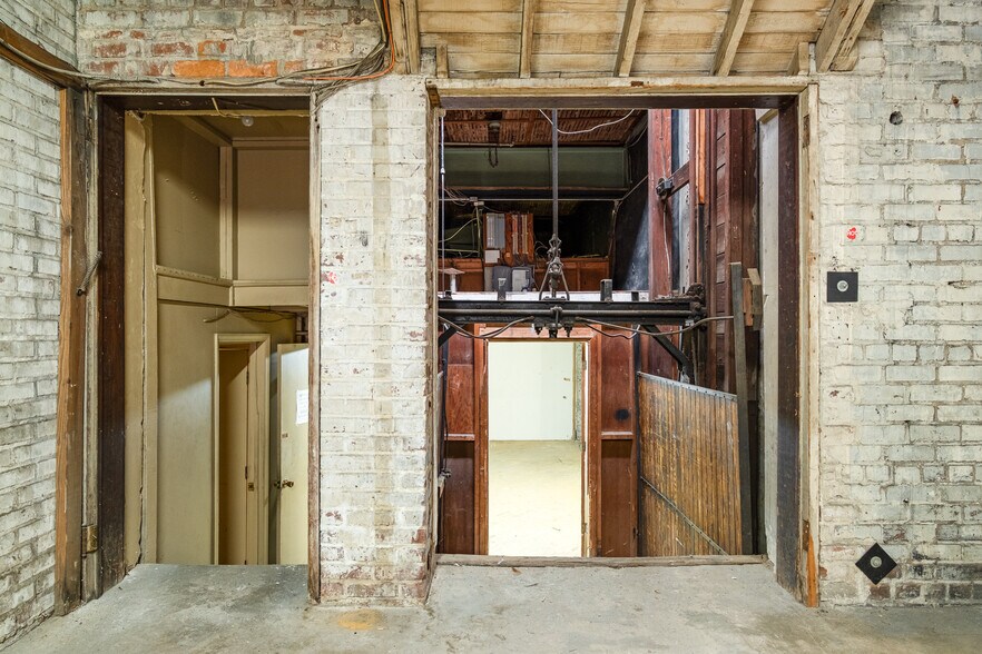 More Photos Of 109 Hampton St, Rock Hill Storefront Retail Office For Sale