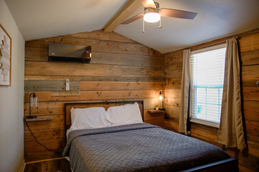 More Photos Of 6159 Crestview Dr, Athens Specialty For Sale