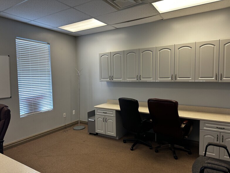 More Photos Of 15502 S Telegraph Rd, Monroe Medical For Lease