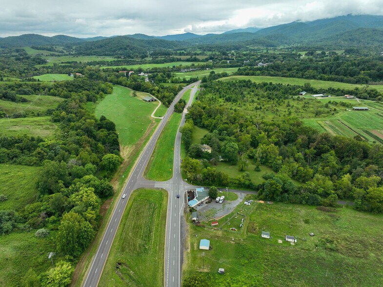 More Photos Of 12167 Lee Hwy, Sperryville Veterinarian Kennel For Sale