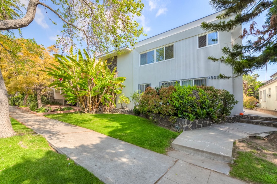 More Photos Of 1323 11th St, Santa Monica Apartments For Sale