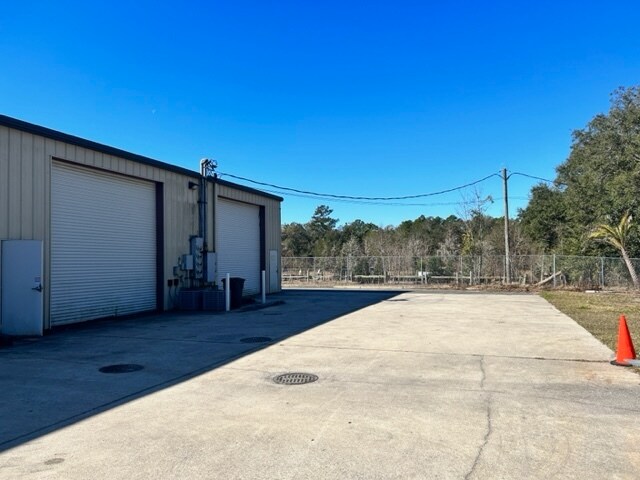 More Photos Of 85101 Commercial Park Dr, Yulee Flex For Lease