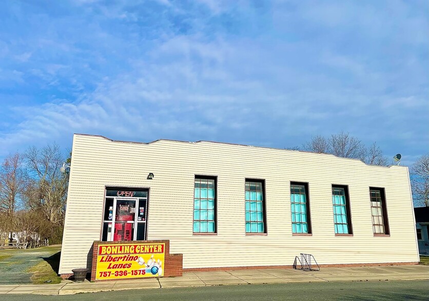 Primary Photo Of 3649 Willow St, Chincoteague General Retail For Sale