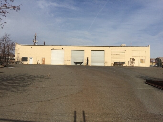More Photos Of 1355 N McCarran Blvd, Reno Warehouse For Lease