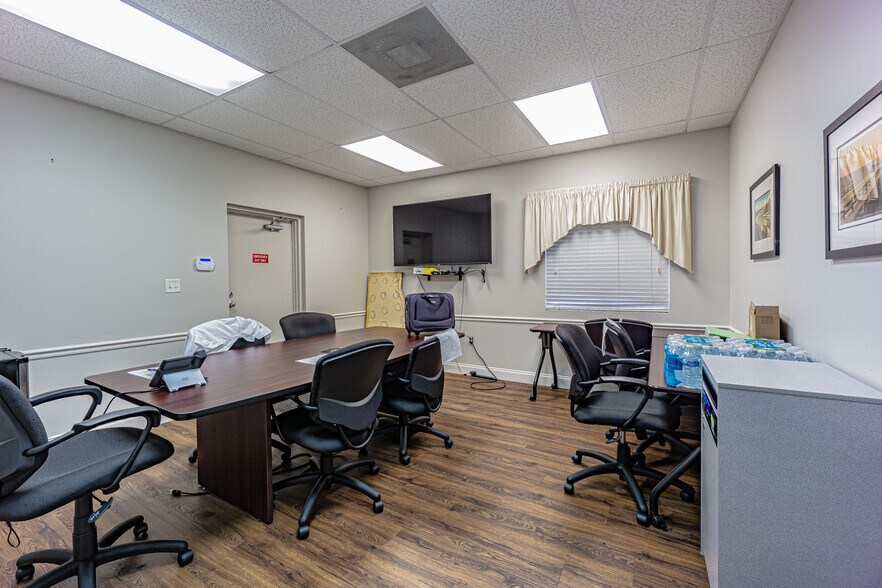 More Photos Of 6502 Gunn Hwy, Tampa Medical For Sale