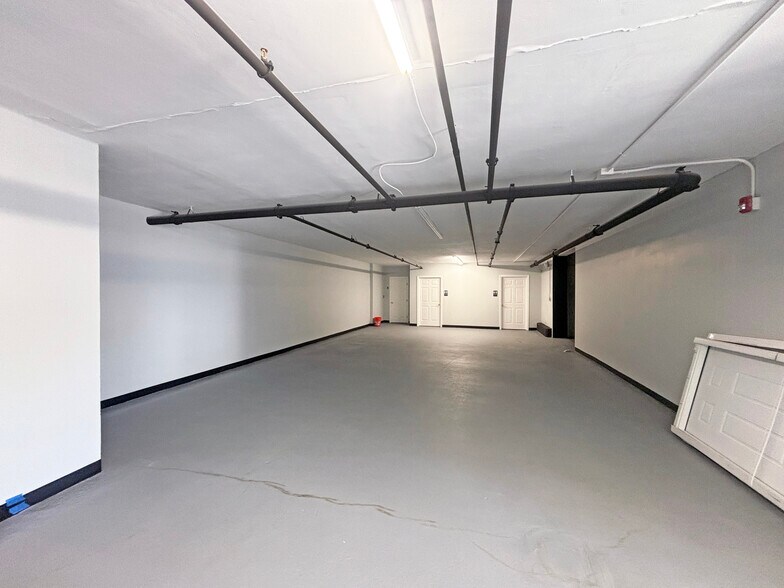 More Photos Of 223 Second St, Manchester Warehouse For Lease