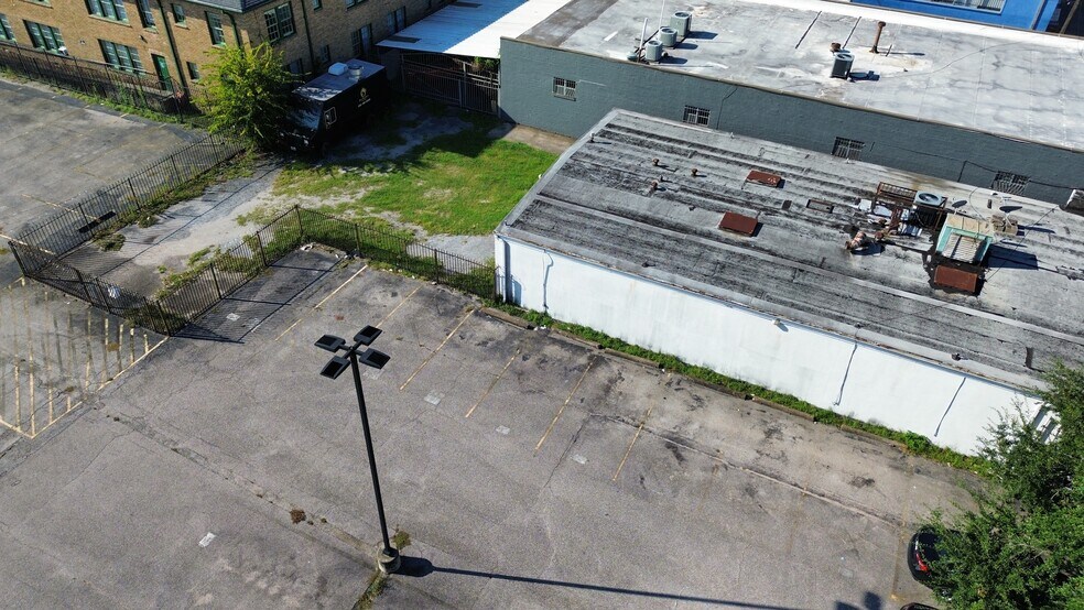 More Photos Of 2317 Fannin St, Houston Office For Sale