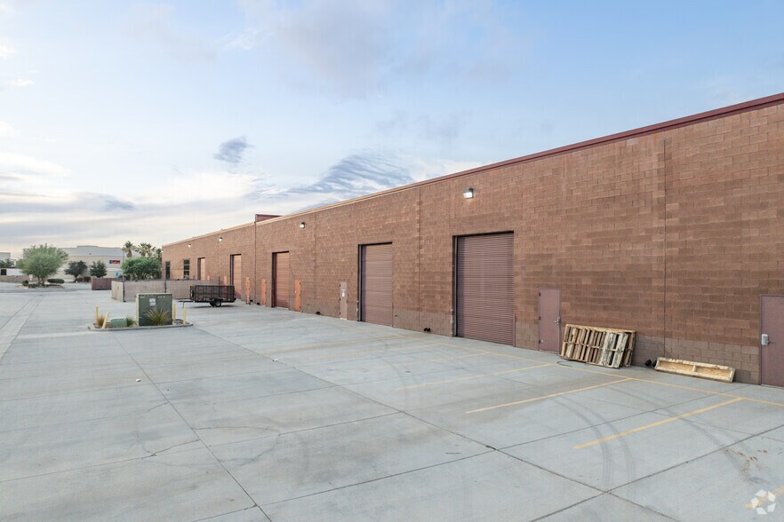 More Photos Of 77851 Los Montanas Rd, Palm Desert Unknown For Lease