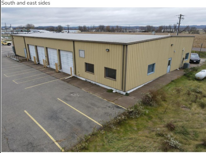 Primary Photo Of W3213 County Road B, West Salem Flex For Lease