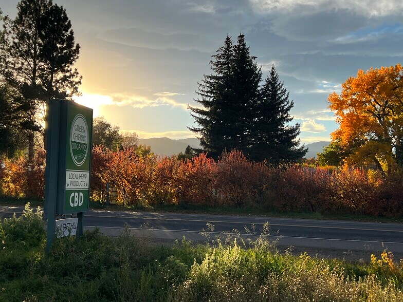 More Photos Of 900 N Taft Hill Rd, Fort Collins Showroom For Lease