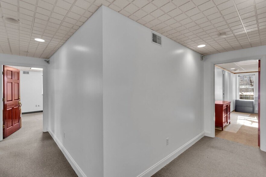 More Photos Of 1108 Ohio River Blvd, Sewickley Office For Sale