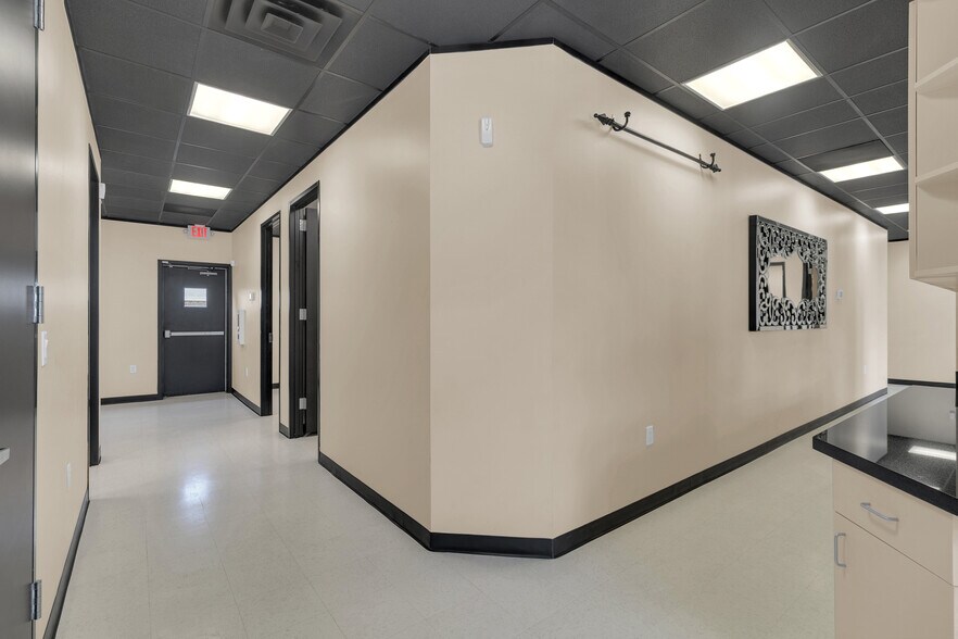 More Photos Of 1125 Cypress Station Dr, Houston Medical For Lease