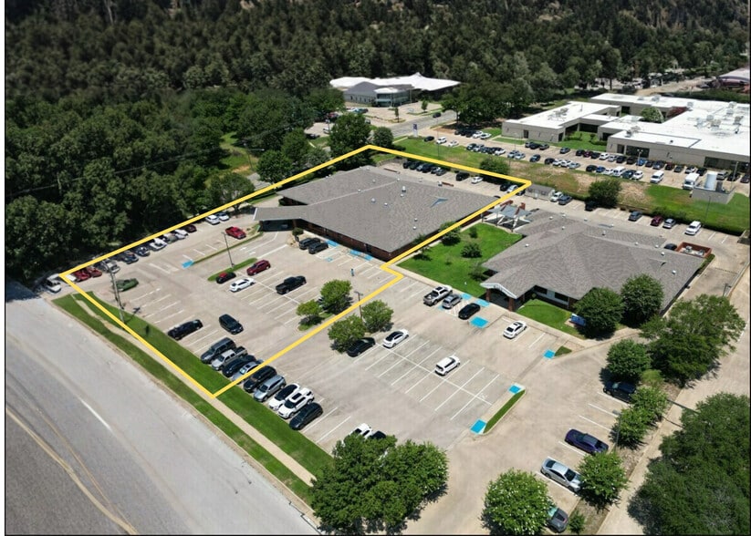More Photos Of 3415 Golden Rd, Tyler Office For Sale