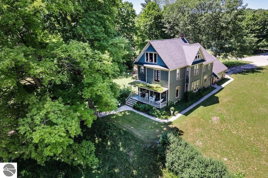 More Photos Of 2287 S Main St, Central Lake Hospitality For Sale