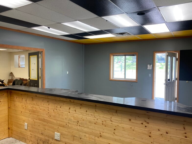 More Photos Of 2750 Millard Ave, Hastings Warehouse For Lease