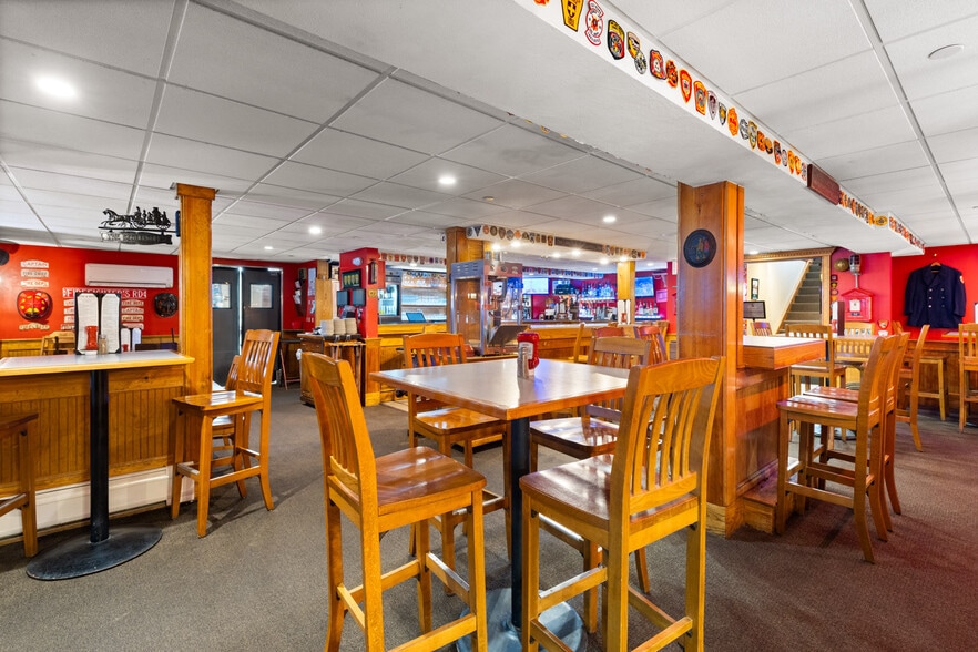 More Photos Of 11 Farmington Rd, Rochester Restaurant For Sale