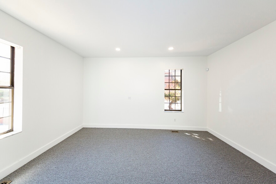 More Photos Of 30-40 E Columbus St, Columbus Unknown For Lease