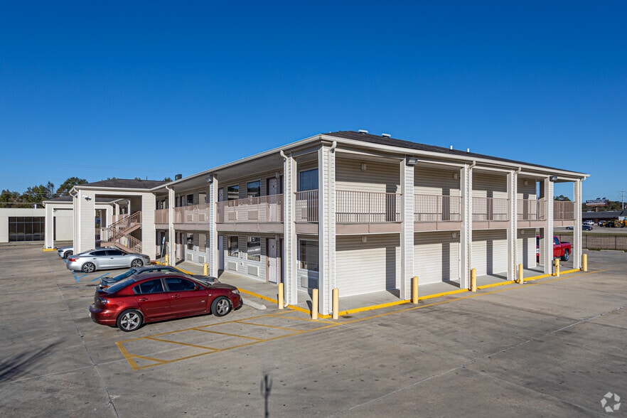 More Photos Of 2090 Main St, Baker Hotel For Sale