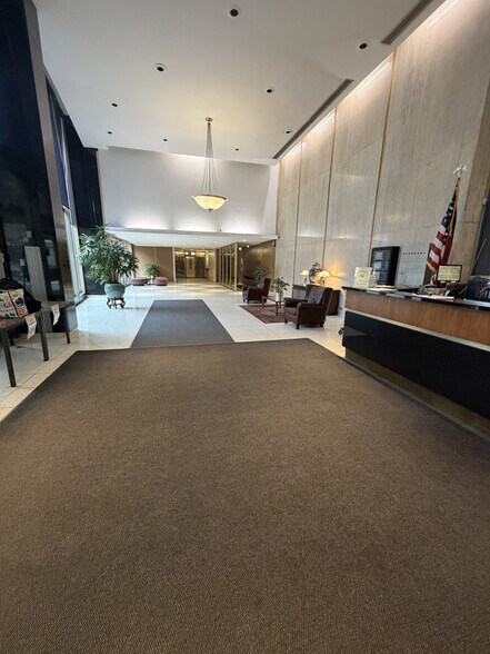 More Photos Of 5701 N Sheridan Rd, Chicago Apartments For Sale