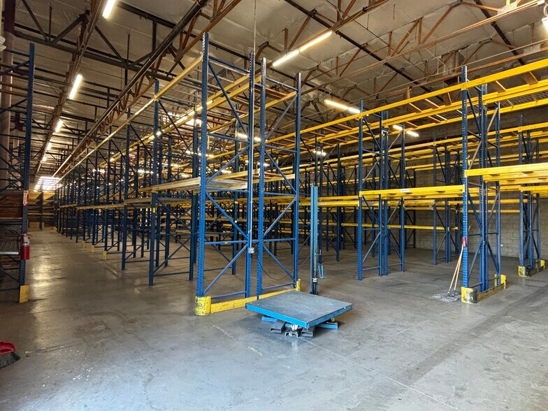 More Photos Of 1805 E McDowell Rd, Phoenix General Retail For Sale