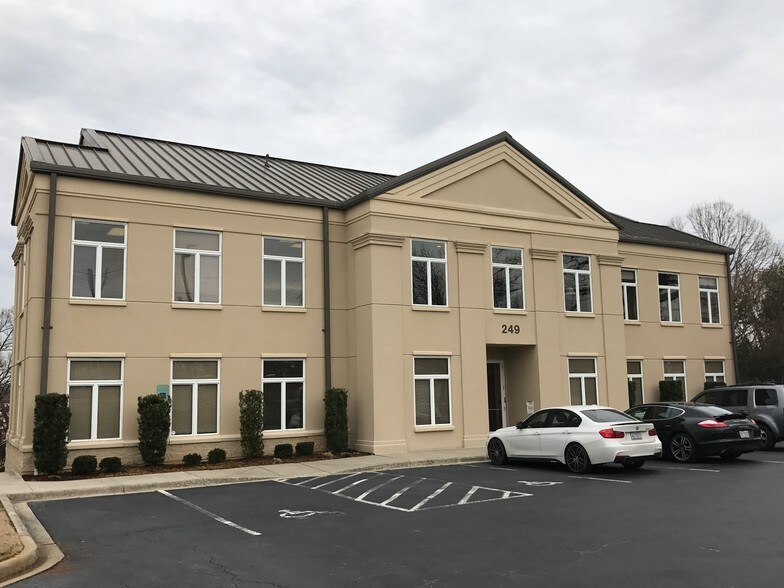 More Photos Of 249 Williamson Rd, Mooresville Medical For Lease