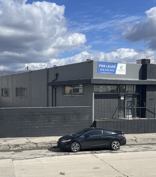 More Photos Of 8560 Tujunga Ave, Sun Valley Manufacturing For Lease