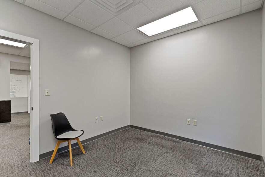 More Photos Of 2134 Holiday Ln, Franklin Medical For Sale