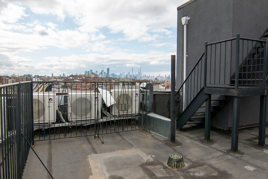 More Photos Of 6527 Roosevelt Ave, Woodside Apartments For Sale