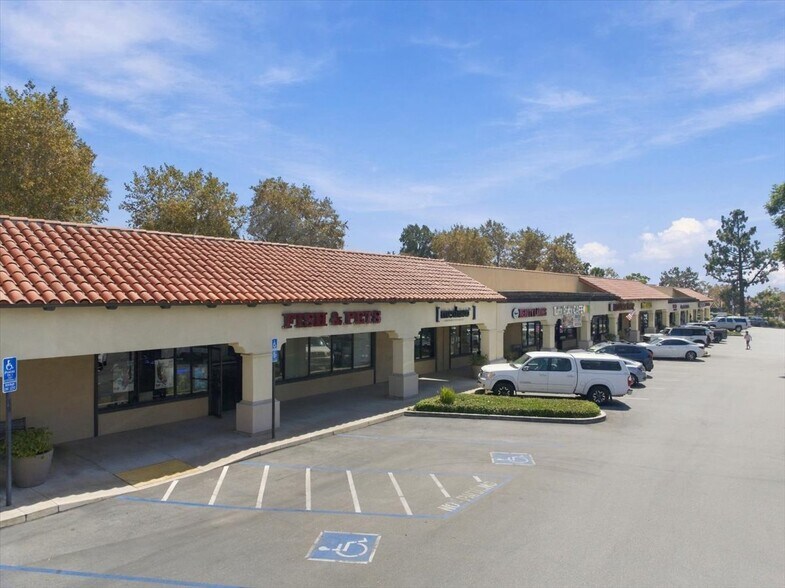 More Photos Of 2345 Foothill Blvd, La Verne Restaurant For Lease