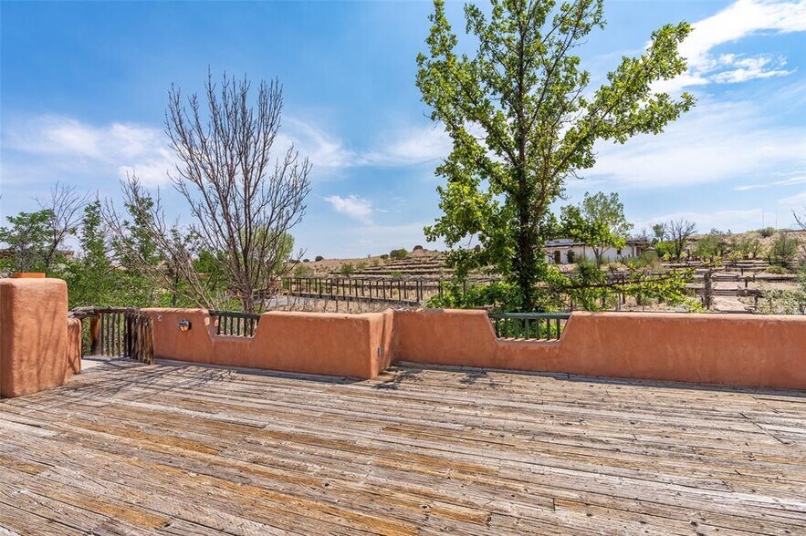 More Photos Of 18 Destierro Trail, Santa Fe Lodge Meeting Hall For Sale