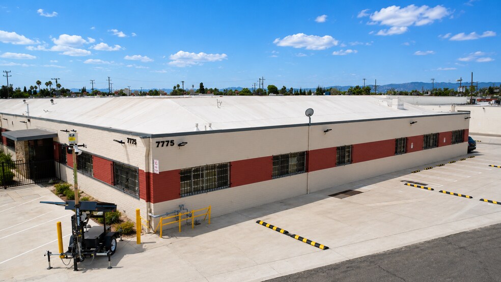 More Photos Of 7765-7775 Kester Ave, Van Nuys Flex For Lease