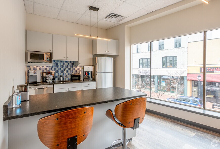 More Photos Of 266-278 Moody St, Waltham Office For Sale