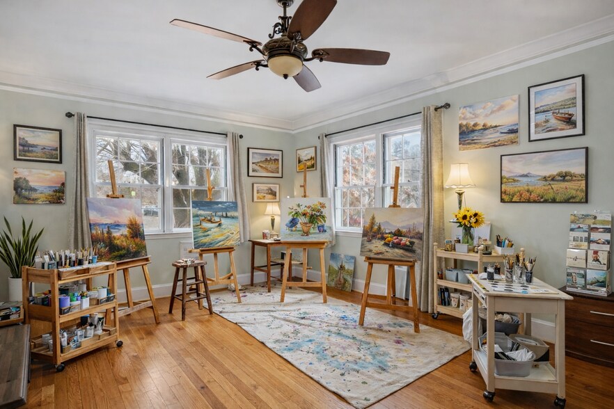 More Photos Of 506 W Main St, Burnsville Freestanding For Sale