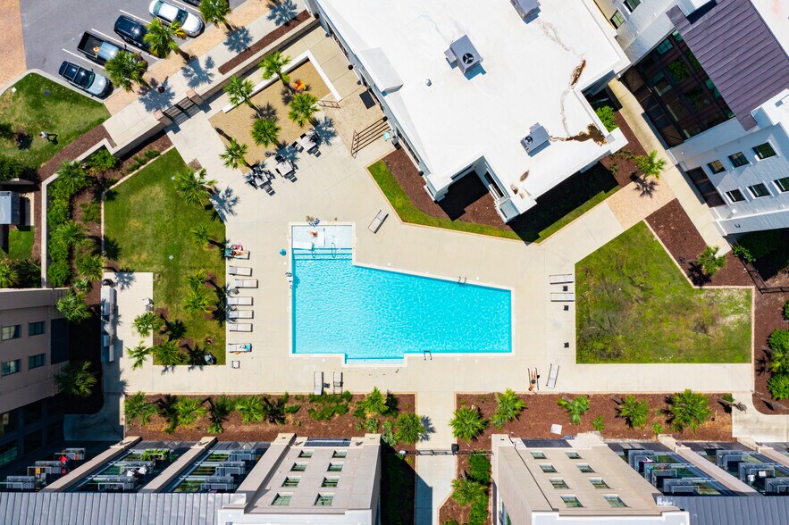 More Photos Of 6 Huguenin Ave, Charleston Apartments For Lease