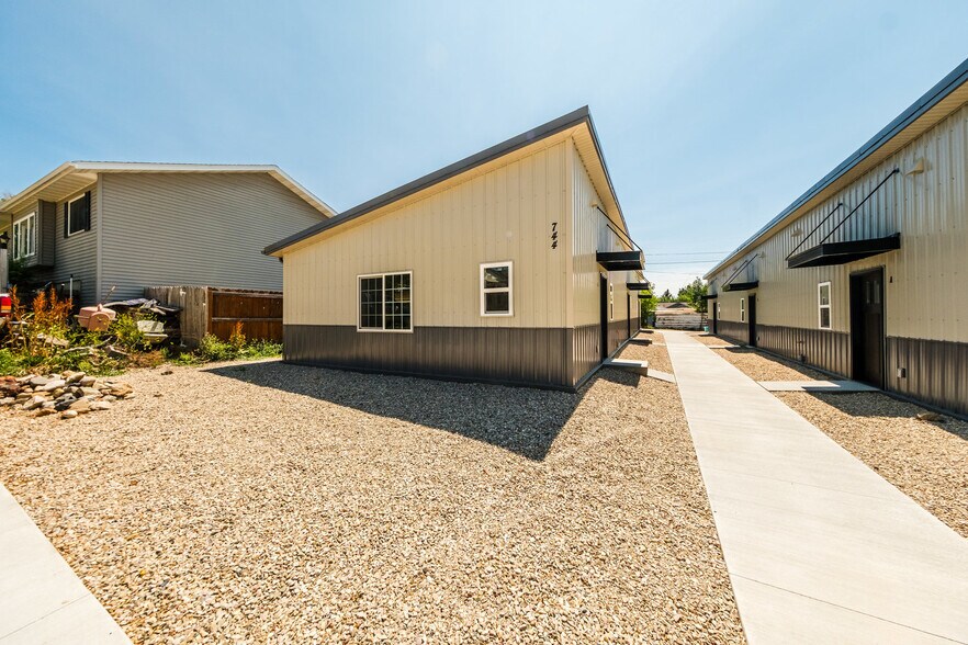 Primary Photo Of 744 E Loucks St, Sheridan Apartments For Sale