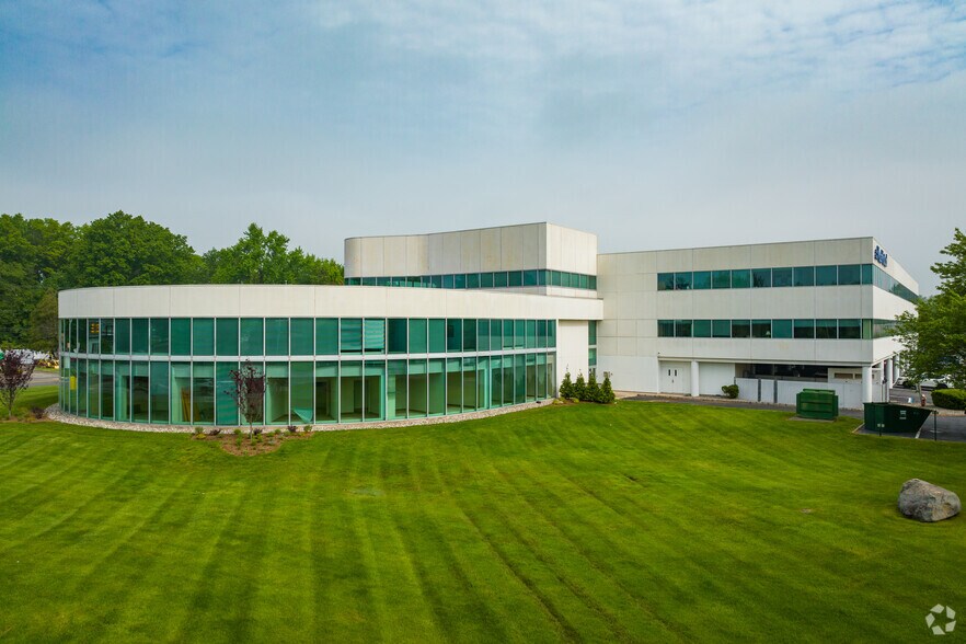 More Photos Of 30 Two Bridges Rd, Fairfield Office For Lease