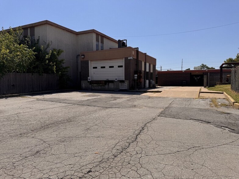 More Photos Of 2323 S Harvard Ave, Tulsa Hospital For Sale