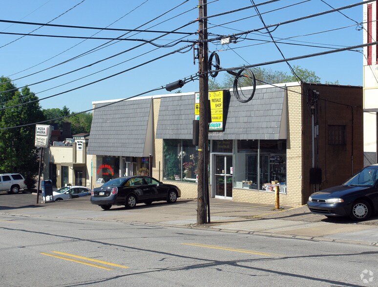 More Photos Of 996-1000 Greentree Rd, Pittsburgh Freestanding For Lease