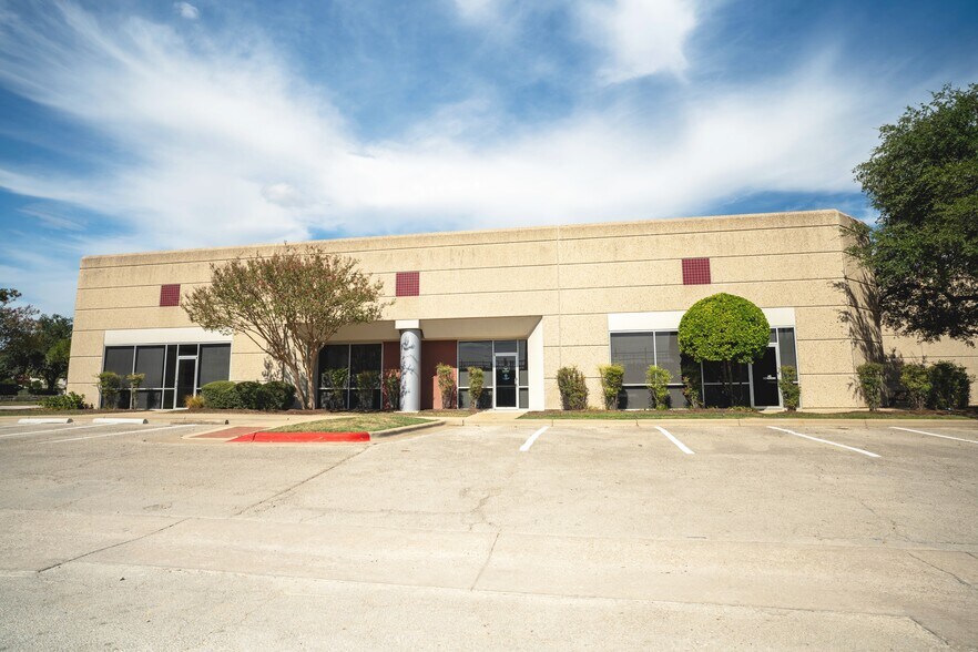 More Photos Of 9229 Waterford Centre Blvd, Austin Unknown For Lease