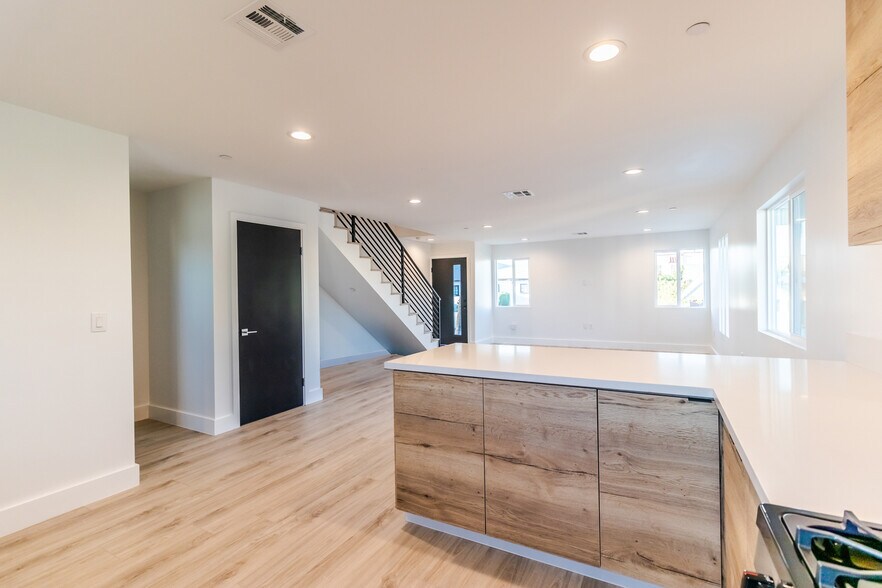 More Photos Of 5014 Pickford St, Los Angeles Apartments For Sale