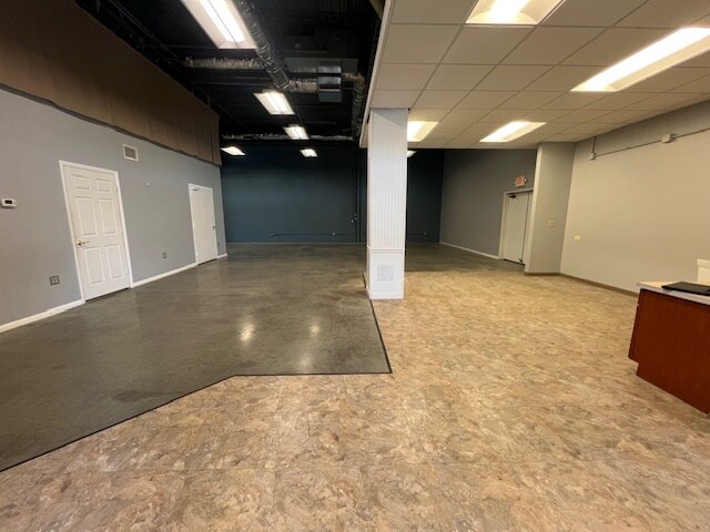 More Photos Of 2742 Barney Ct, McHenry Warehouse For Lease