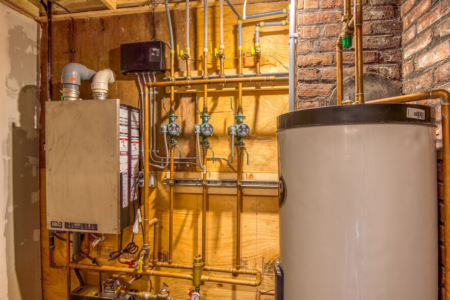 More Photos Of 206 Main St, Berlin Office For Sale