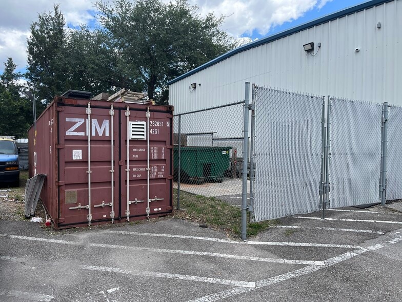 More Photos Of 7901 Benjamin Rd, Tampa Light Distribution For Lease