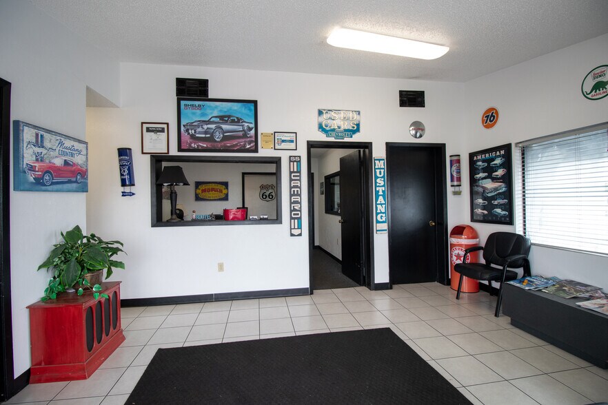 More Photos Of 1577 N FM 157, Mansfield General Retail For Sale