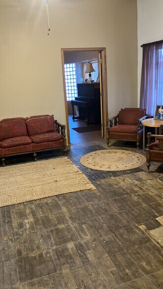 More Photos Of 202 S Hoy St, Buffalo Hotel For Sale