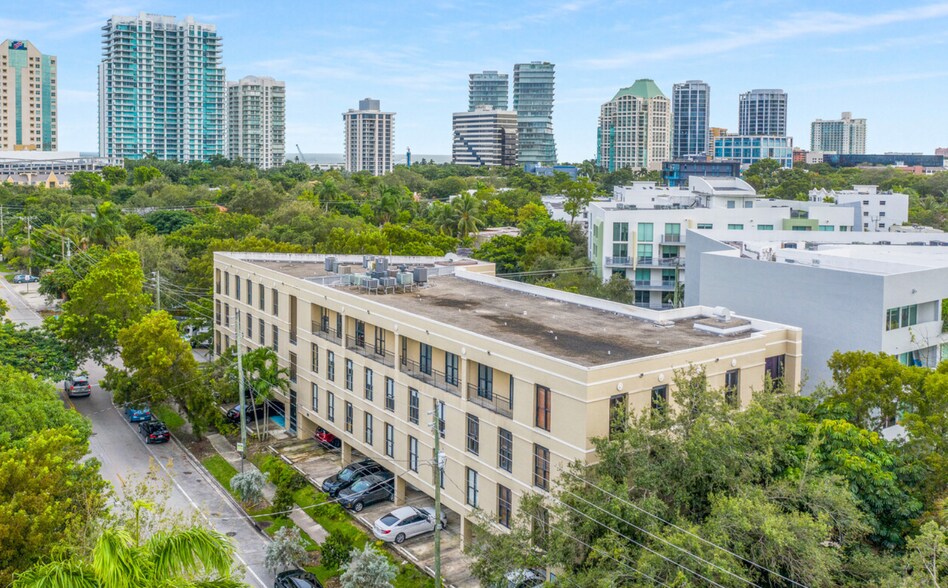 More Photos Of 3006 Aviation Ave, Coconut Grove Office For Lease