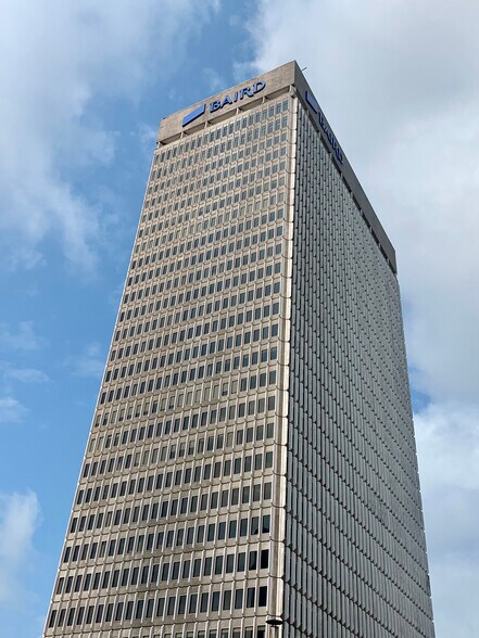 More Photos Of 500 W Jefferson St, Louisville Office For Lease